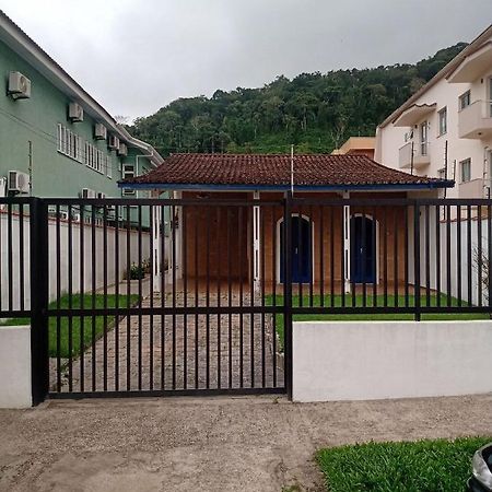Вілла Casa Praia Grande Com Churrasqueira Убатуба Екстер'єр фото