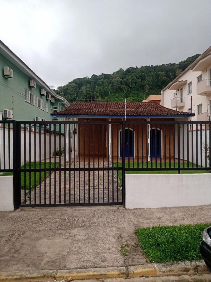 Вілла Casa Praia Grande Com Churrasqueira Убатуба Екстер'єр фото